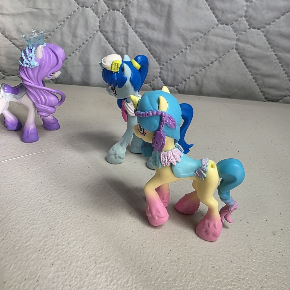 SHOPKINS Happy Stables Pony Lot: 5 Ponicakes, Rainbow Dreamer Royal Crown Trends - Picture 7 of 8